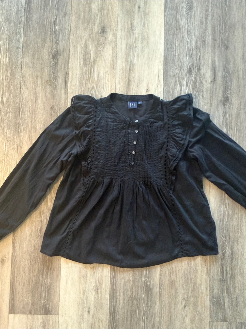 GAP Ruffle Pintuck Top - Picture 4 of 5